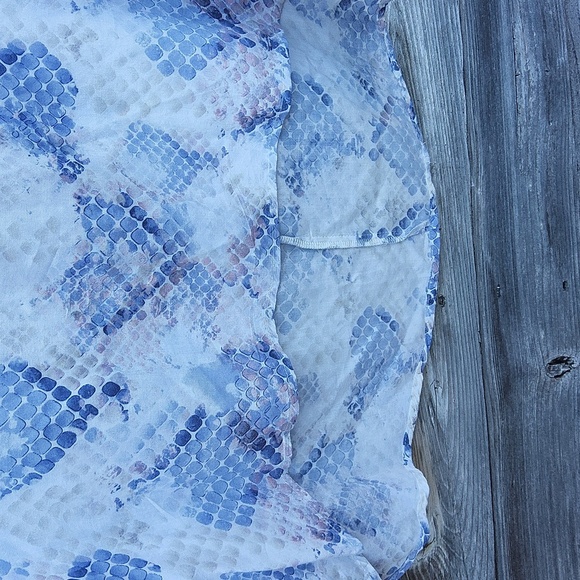 Cynthia Rowley blue white & Grey blouse size small - Picture 7 of 7